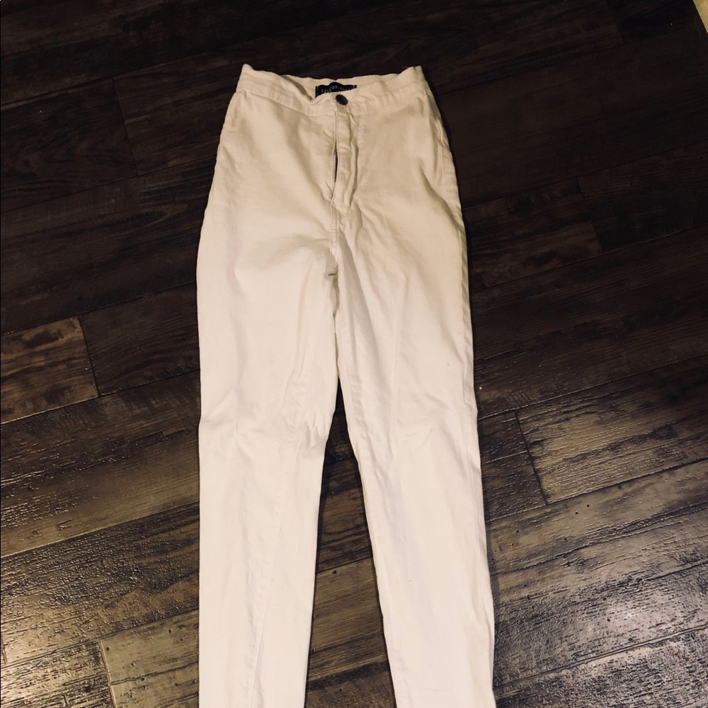 White skinny jeans